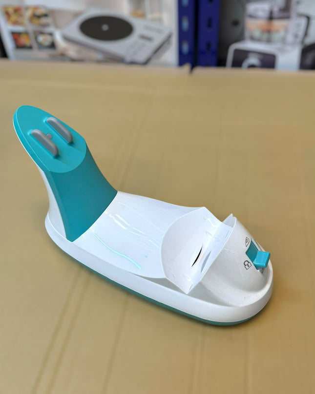 Geepas Cord & Cordless Steam Iron GSI 24015