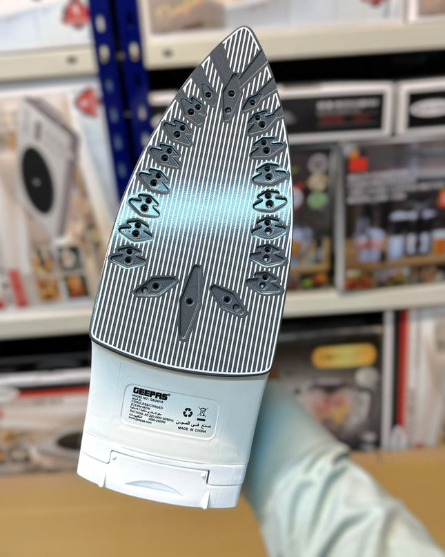 Geepas Cord & Cordless Steam Iron GSI 24015