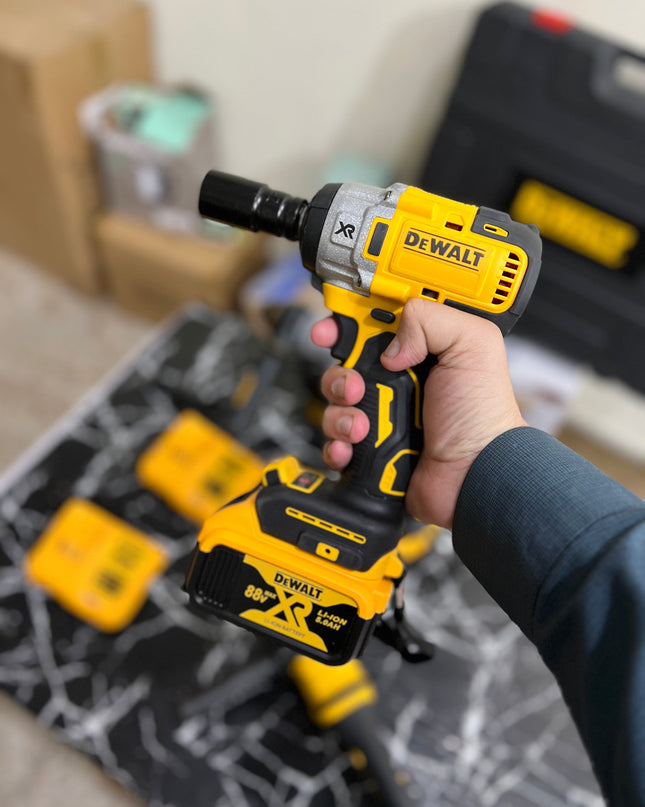Original Dewalt 4 in 1 drill machine set