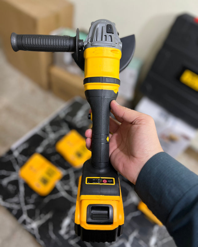 Original Dewalt 4 in 1 drill machine set