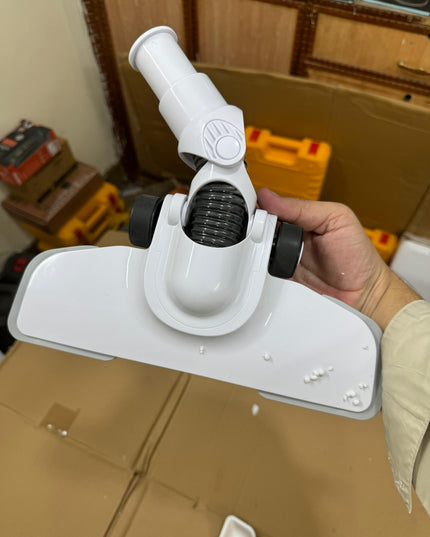 Geepas 2-in-1 Cordless Low-Noise  Vacuum Cleaner