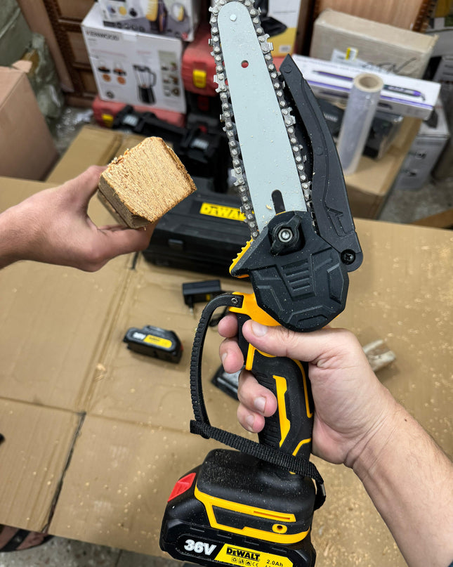 Dewalt Rechargeable chainsaw 36V