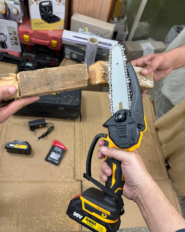 Dewalt Rechargeable chainsaw 36V