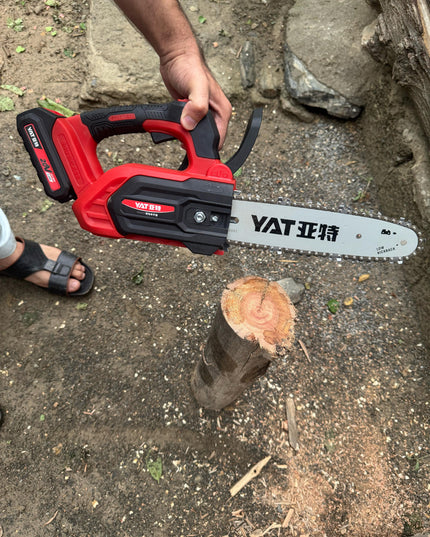 YAT Commercial Rechargeable chainsaw