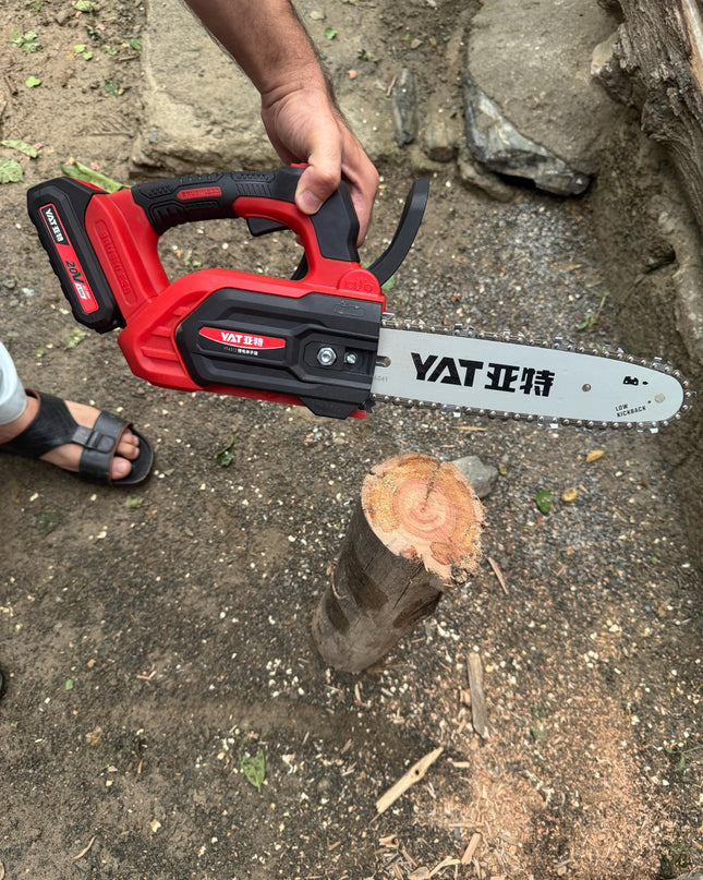 YAT Commercial Rechargeable chainsaw
