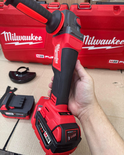 Milwakee Brushless Angle Grinder with 88V battery {5inces}