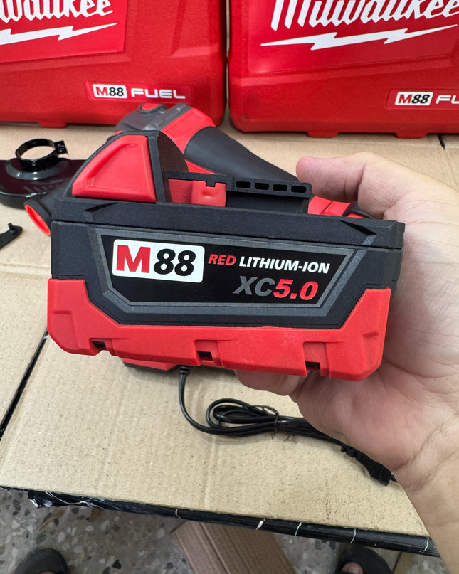 Milwakee Brushless Angle Grinder with 88V battery {5inces}