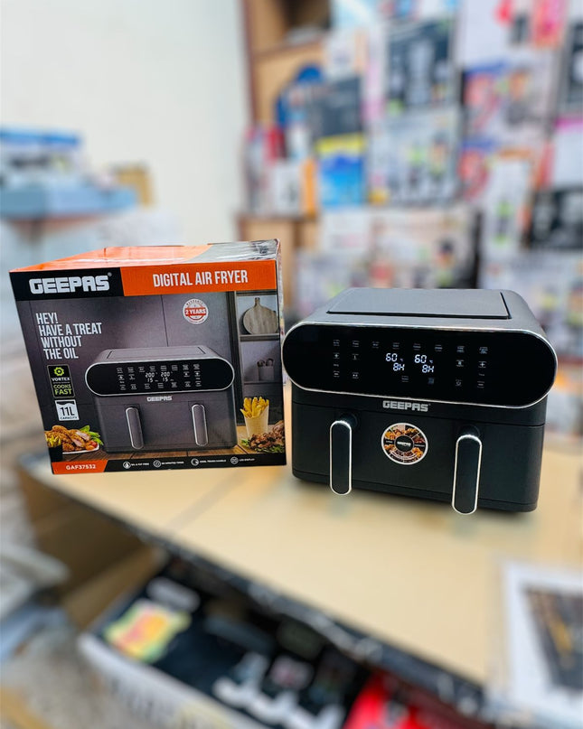 Geepas 11L Digital Air Fryer GAF37532 1700W