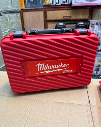 Milwaukee commercial drill model m18BLDDRC-502c